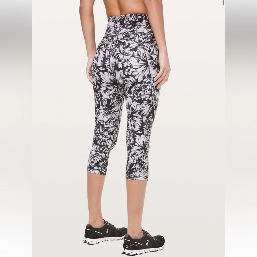 Lululemon Fast & Free Crop II *Nulux 19" - Picture 11 of 11